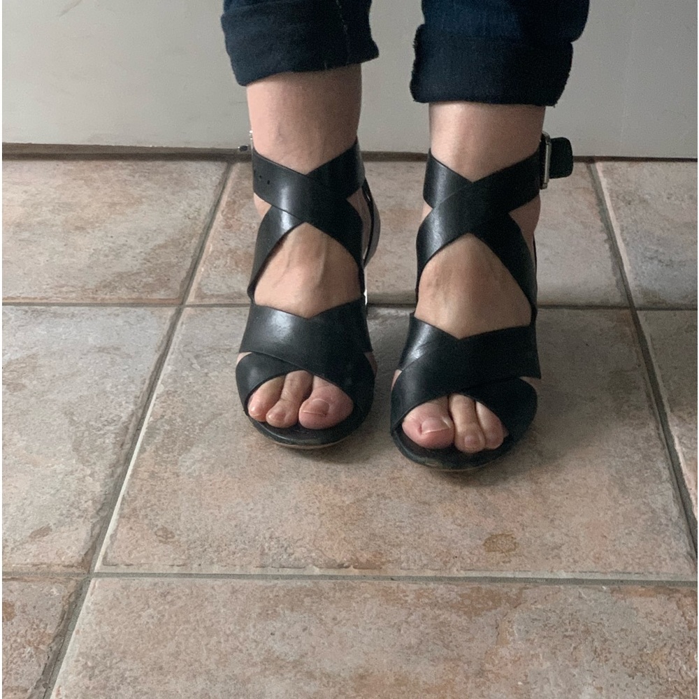 Michael Kors black leather strap sandals with clear chunky heel size 7.5